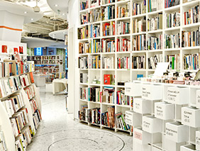 �����T���Wվ���O����